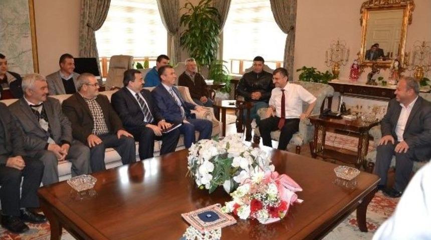 Kırkağa&ccedil;lı Trakt&ouml;r Galericilerinden Vali Bektaş&rsquo;a Ziyaret