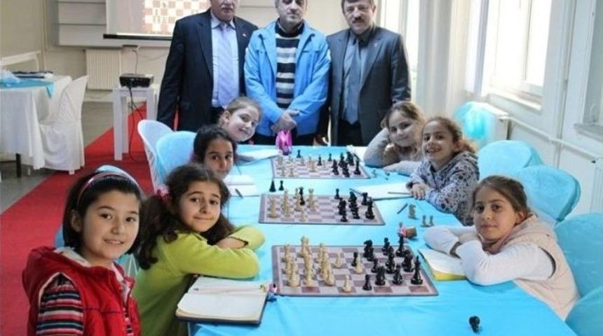 Yalova’da Organize Edilen Satranç Milli Takım Kampı Sona Erdi