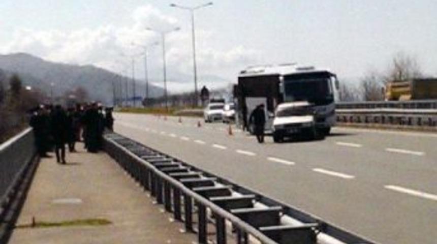 Babasının Alınmadığı Midib&uuml;se Kurşun Yağdırdı