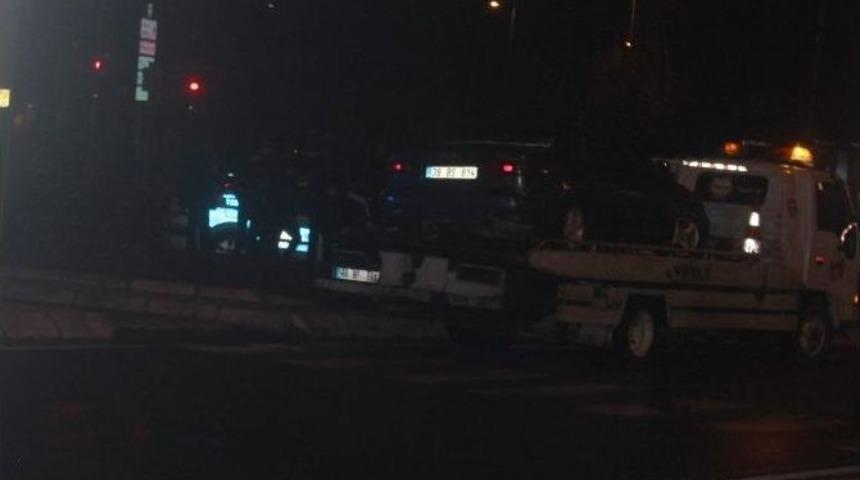 Otomobil Tramvay Yoluna Girdi