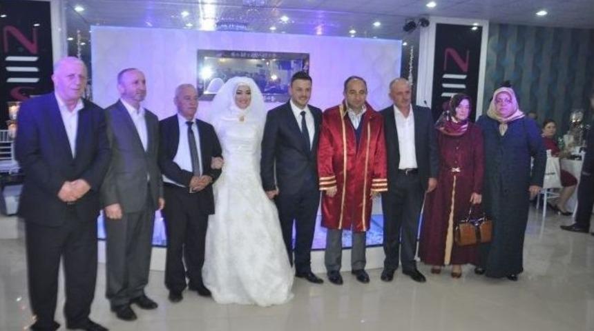 &Uuml;z&uuml;lmez, Kartepelilerin Mutluluklarını Paylaştı