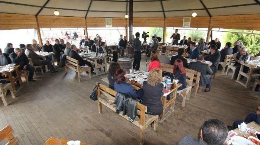 Başka Soylu Muhtarlarla Buluştu