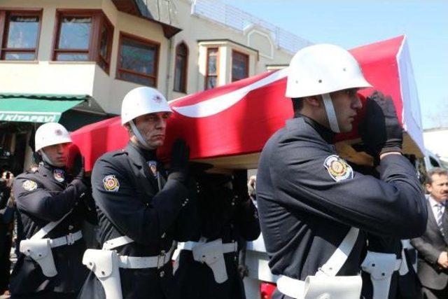 Fotoğraflar / Şehit Savcı Mehmet Selim Kiraz'ın Cenazesi Eyüp Sultan Camii'ne Getirildi