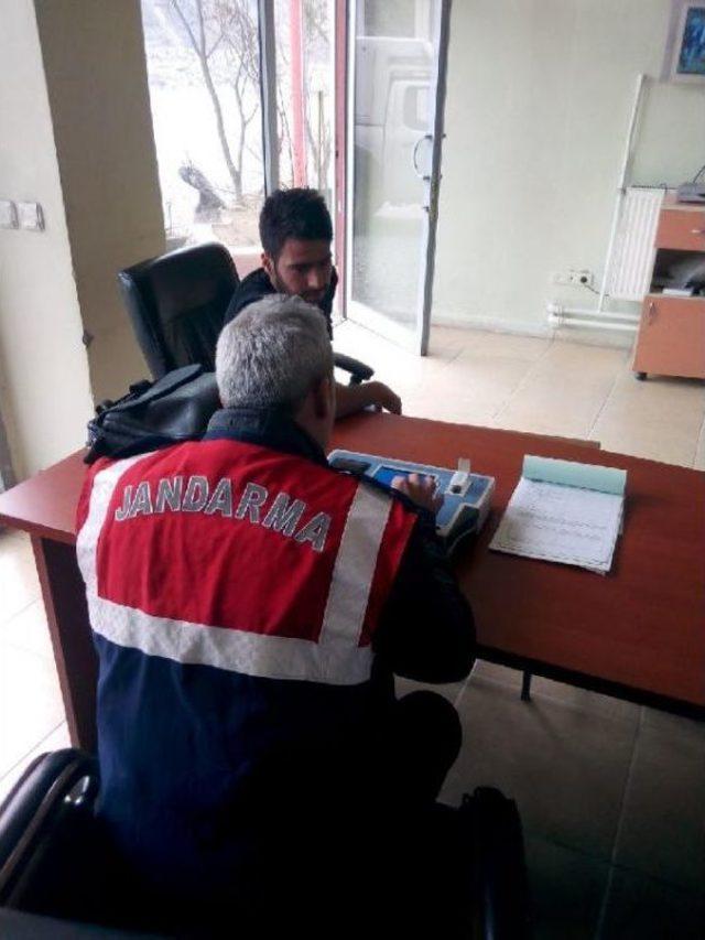 Hakkari de Akaryakıt Istasyonlarına Jandarma Denetimi 2