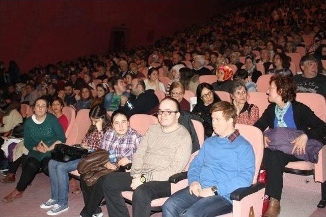 Down Sendromlu Çocuklara Lüküs Hayat Müzikaline Özel Davet 2
