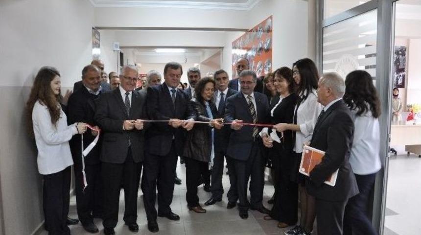 Aydem Fen Lisesi&rsquo;ne Yeni K&uuml;t&uuml;phane