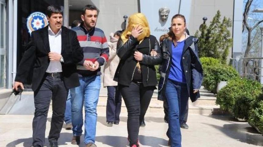 Sahte Komiser Nilg&uuml;n Kameralarca Tespit Edildi, İstanbul&rsquo;Da Yakalandı