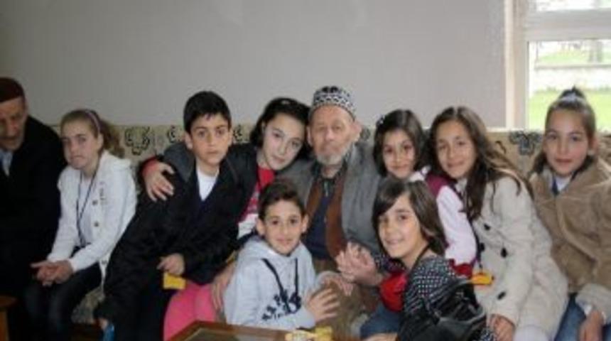 Huzurevine Ziyaret&ccedil;i Akını