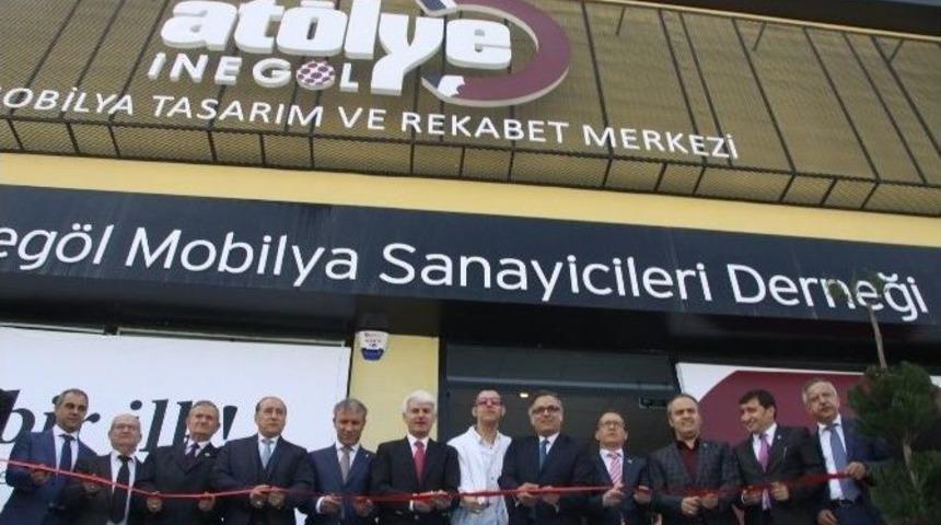 Rashid Gitti, Tartışmaları S&uuml;r&uuml;yor