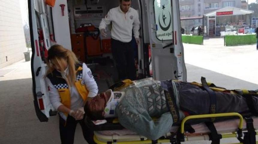Başına Sunta D&uuml;şen Iş&ccedil;i Ağır Yaralandı