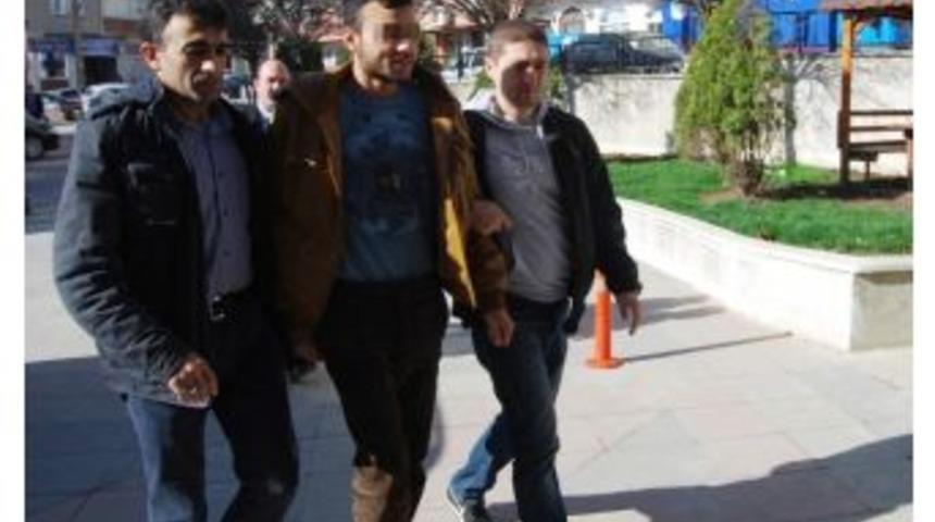 2 Kadının &Ccedil;antasını &Ccedil;alan Kapka&ccedil;&ccedil;ı Tutuklandı