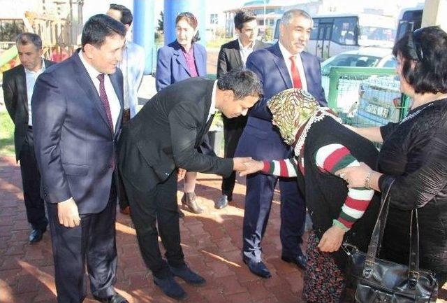 D&ouml;şemealtı&rsquo;nda Huzurevi Sakinlerine Kahvaltı D&uuml;zenlendi 1