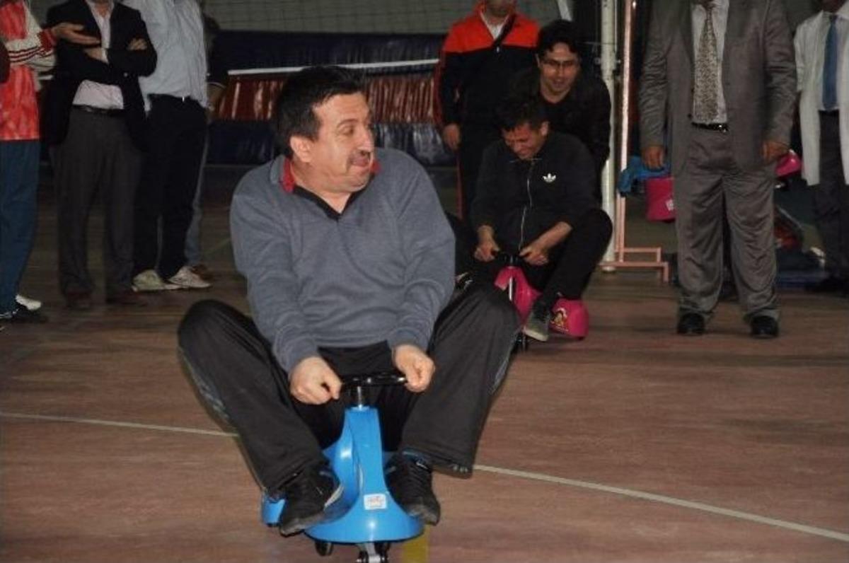 Babalar &Ccedil;ocukları İ&ccedil;in Yarıştı