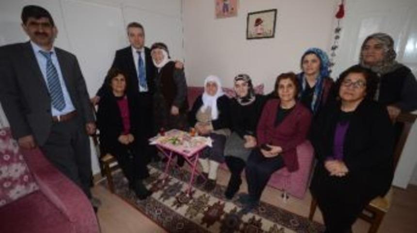 Başhekim Rodoplu&rsquo;dan Taburcu Olan Hastalara Ziyaret