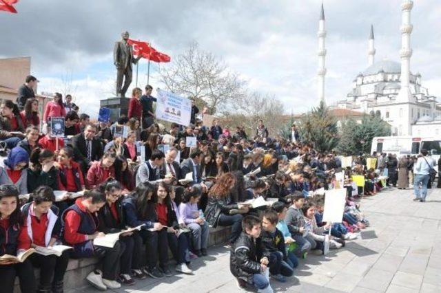 Kırıkkale Valisi Kolat, Öğrencilerle Birlikte Kitap Okudu