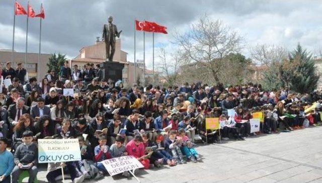 Kırıkkale Valisi Kolat, Öğrencilerle Birlikte Kitap Okudu