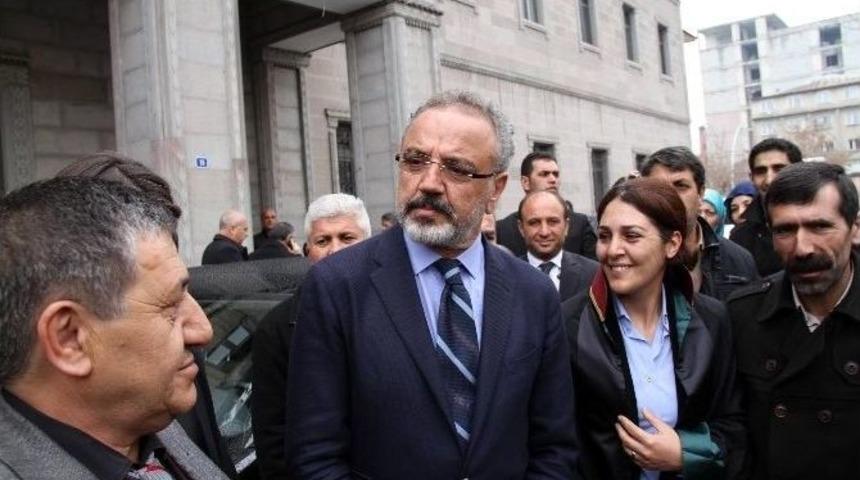 Sırrı Sakık&rsquo;a &lsquo;it S&uuml;r&uuml;s&uuml;&rsquo; Davası