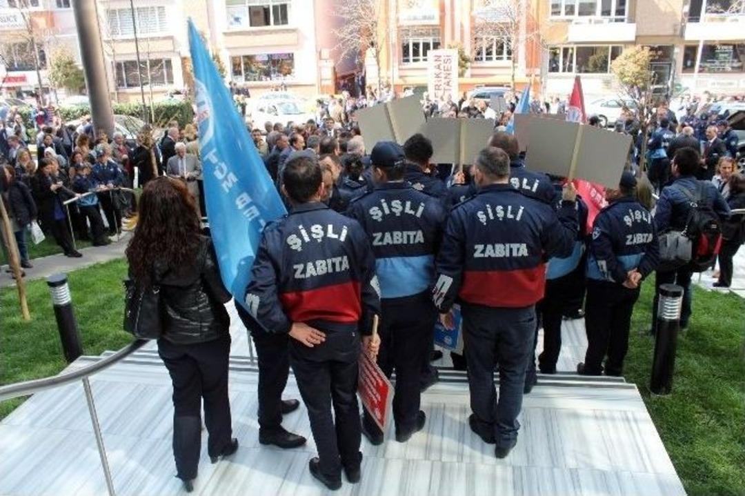 Saldırıya Uğrayan Zabıta M&uuml;d&uuml;r&uuml;ne Duygulandıran Karşılama