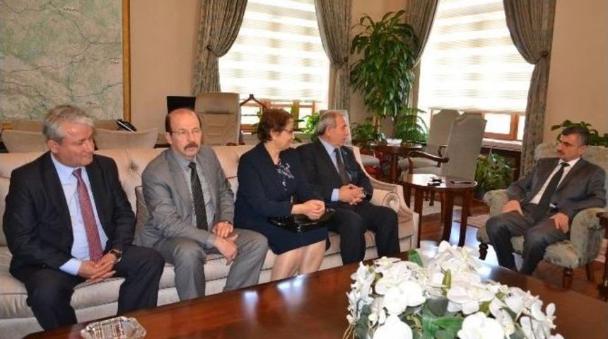 Manisa Kamu-sen&rsquo;den Vali Bektaş&rsquo;a Ziyaret