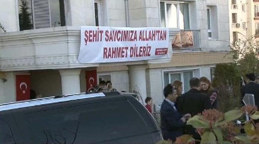 Başbakan Davutoğlu'ndan Savcı Kiraz'ın Ailesine Taziye Ziyareti