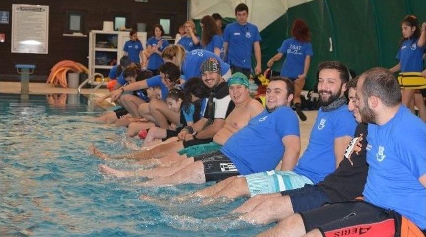 Engelli Gen&ccedil;ler, &Ouml;zg&uuml;rl&uuml;k İ&ccedil;in Daldı