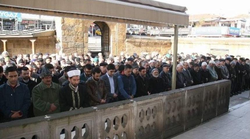 Şehit Cumhuriyet Savcısı Kiraz İ&ccedil;in Yozgat&rsquo;ta Gıyabi Cenaze Namazı Kılındı