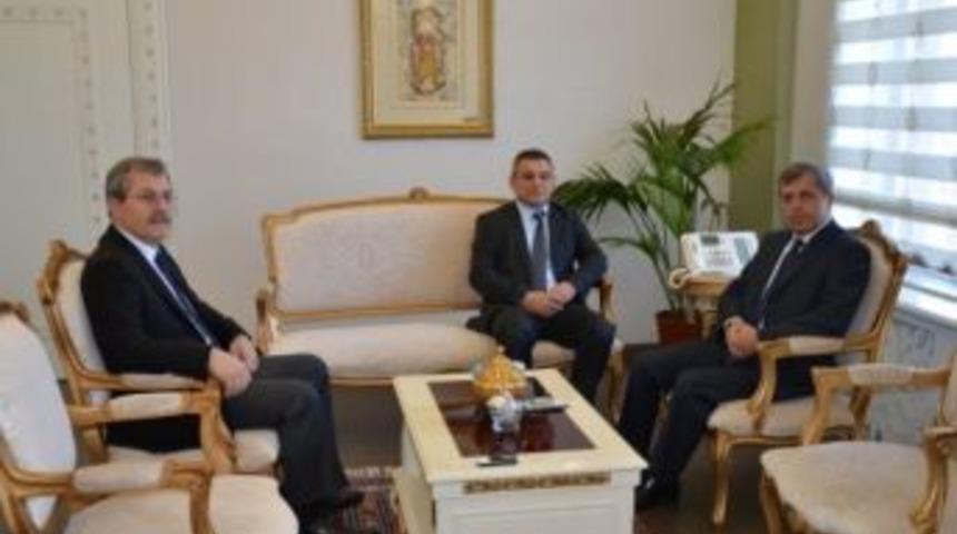 Rekt&ouml;r Acer&rsquo;den Vali &Ccedil;ınar&rsquo;a Ziyaret