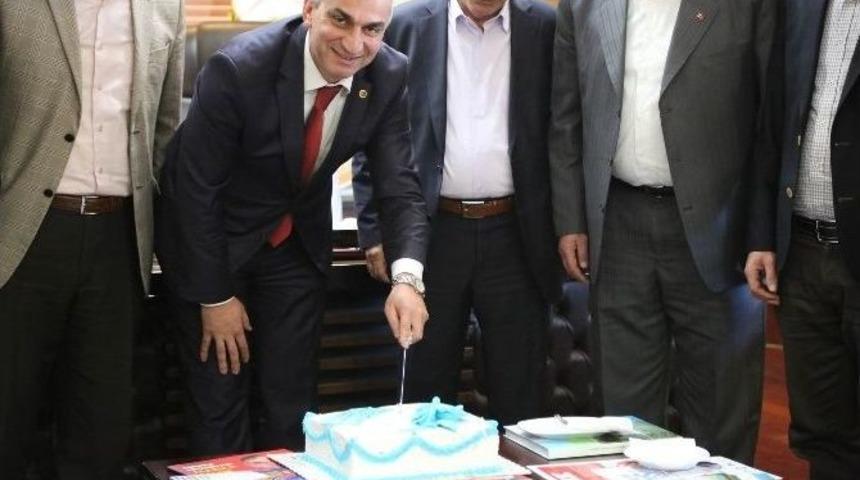 Ak Parti Sapanca İl&ccedil;e Teşkilatı, Başkan Yılmazer&rsquo;i Tebrik Etti