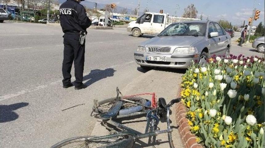Salihli&rsquo;de Trafik Kazası: 1 Yaralı