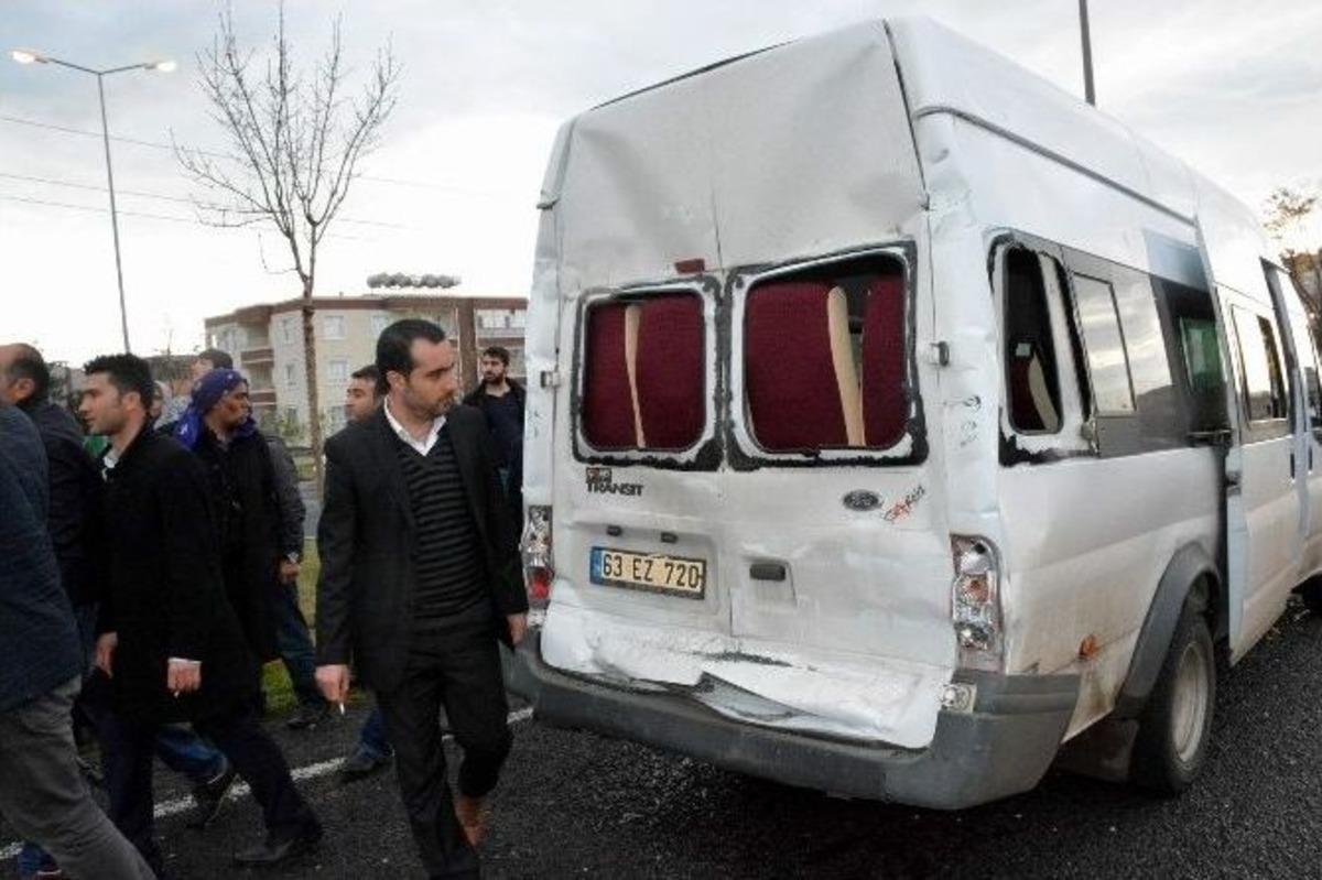 &Ouml;ğretmen Servisi İle Tır &Ccedil;arpıştı: 10 Yaralı