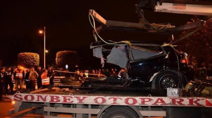 Otomobil Yarışı Kaza Ile Sonu&ccedil;landı:1 &Ouml;l&uuml;, 1 Yaralı