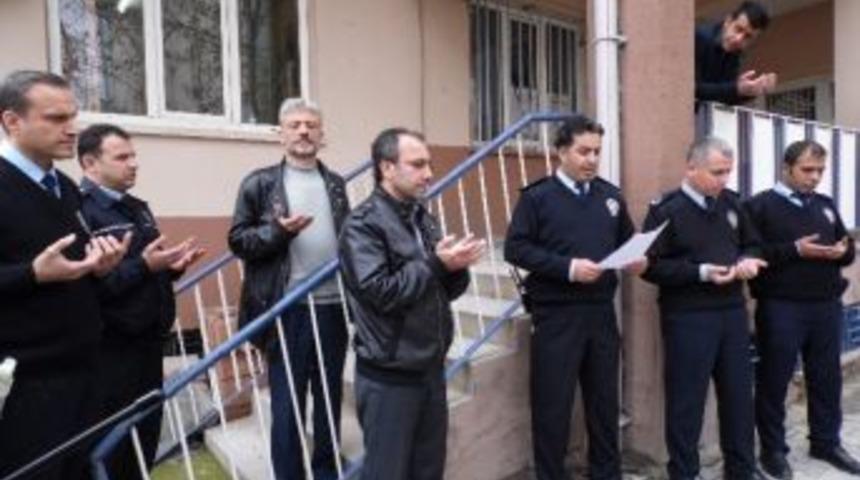 G&ouml;lbaşı Polisi Kurban Kesti