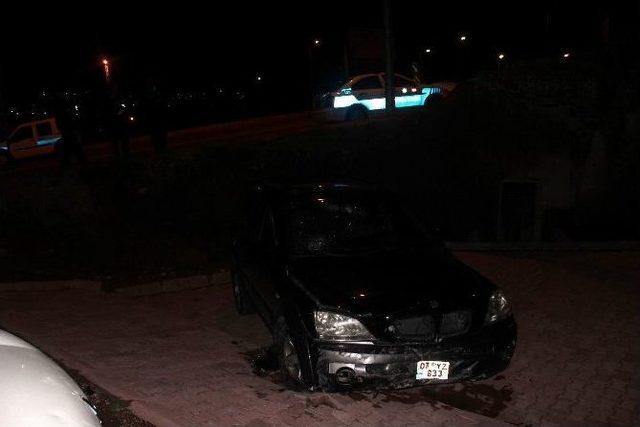 Otomobil Bah&ccedil;eye U&ccedil;tu: 2 Yaralı 2