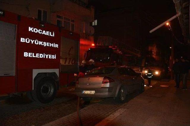 Çayırova'da Yangın: Dimandan Zehirlenen 1 Kişi Öldü