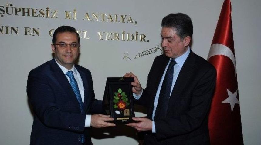 B&uuml;y&uuml;kel&ccedil;i Tekaya&rsquo;dan Vali T&uuml;rker&rsquo;e Ziyaret