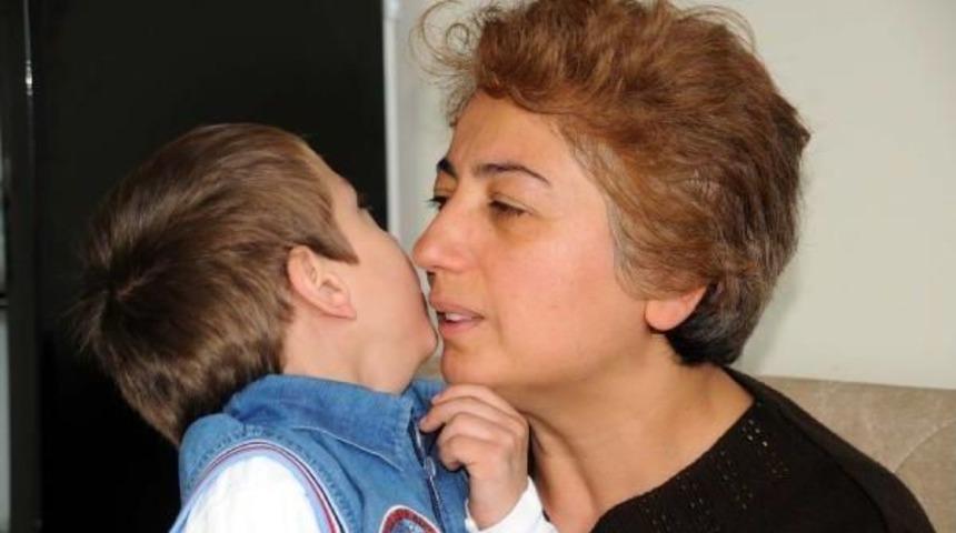 Koruyucu Aile Yeniden Minik Ertan'a Kavuştu