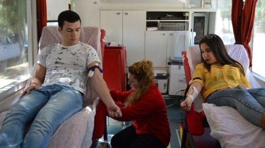 Gelibolu&rsquo;da Kan Bağışı Kampanyası