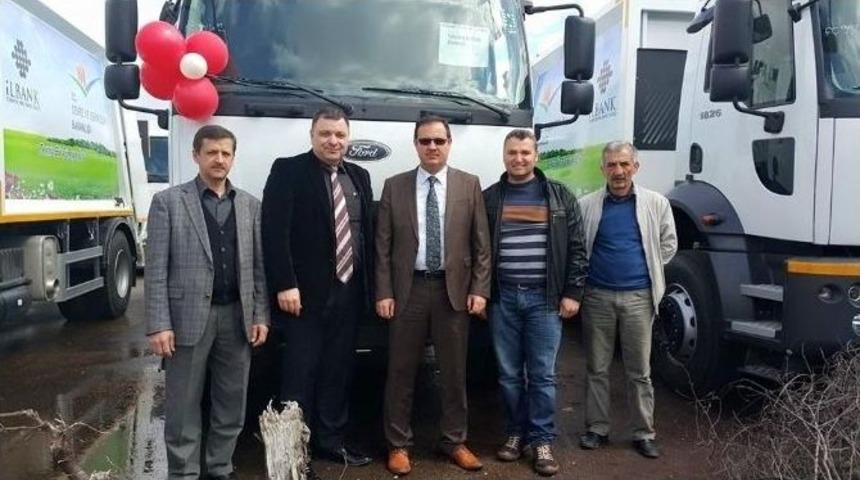 Bakanlık Yalova&rsquo;ya 3 Kamyon Ve 150 Konteyner Hibe Etti