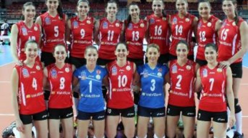 Vakıfbank &Uuml;&ccedil;&uuml;nc&uuml; Avrupa Şampiyonluğu İ&ccedil;in Sahada