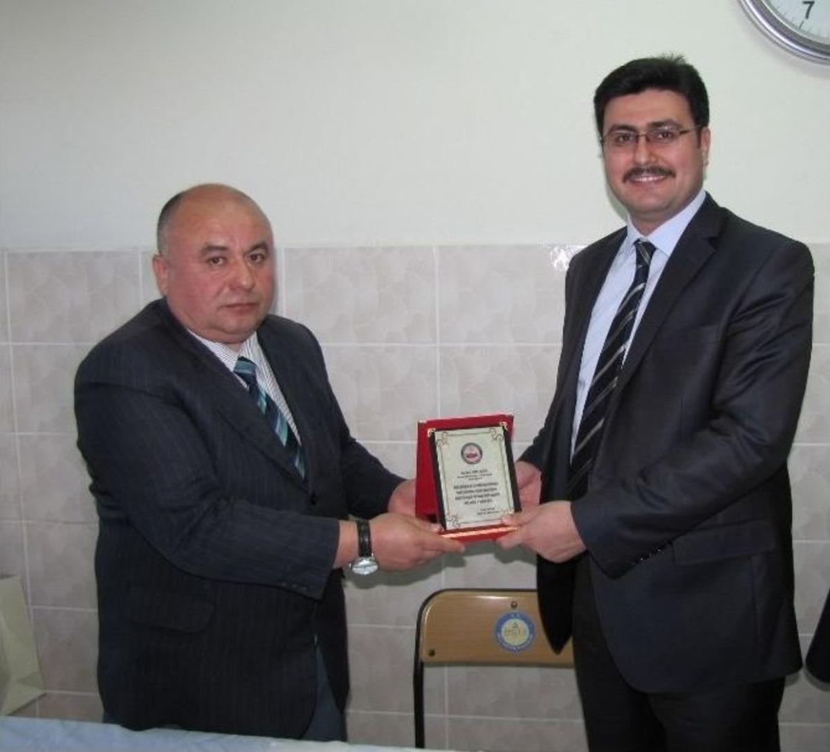 Vakıf M&uuml;d&uuml;r&uuml;ne Veda Yemeği