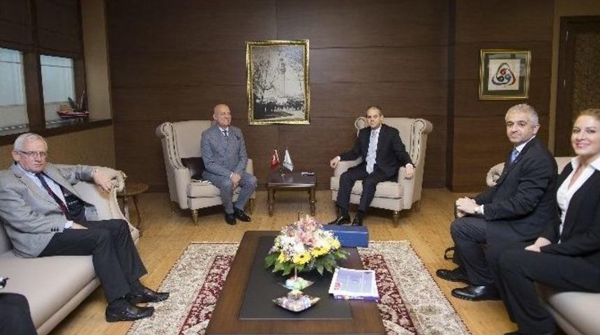 Gen&ccedil;lik Ve Spor Bakanı &Ccedil;ağatay Kılı&ccedil;