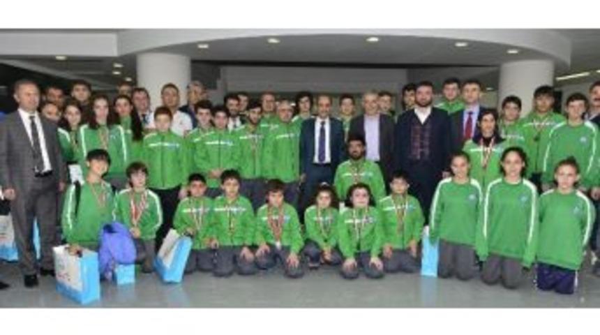 Yıldırımlı Sporcular Madalyaya Doymuyor