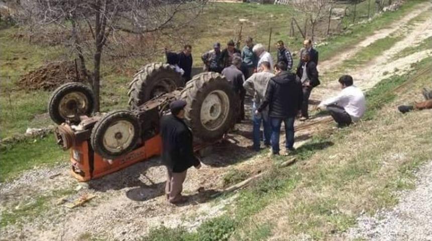 Sandıklı&rsquo;da Trakt&ouml;r Kazası: 2 Yaralı