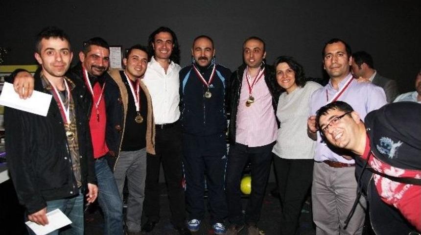 Acıbadem Ankara Hastanesi &Ccedil;alışanları Bowling Turnuvasında Bir Araya Geldi