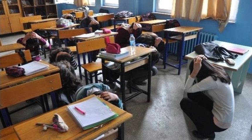 P&uuml;l&uuml;m&uuml;r&rsquo;de Temel Afet Bilinci Eğitimi Verildi