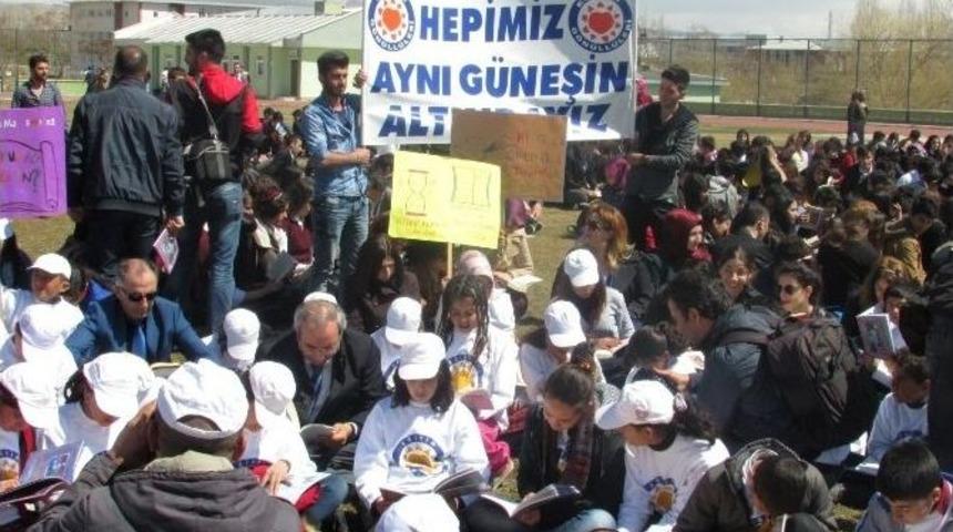 Van&rsquo;da Okumak İ&ccedil;in Oturma Eylemi