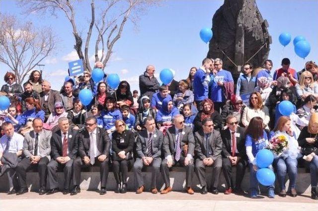 Otizme Dikkat Çekmek İçin Yürüdüler 3