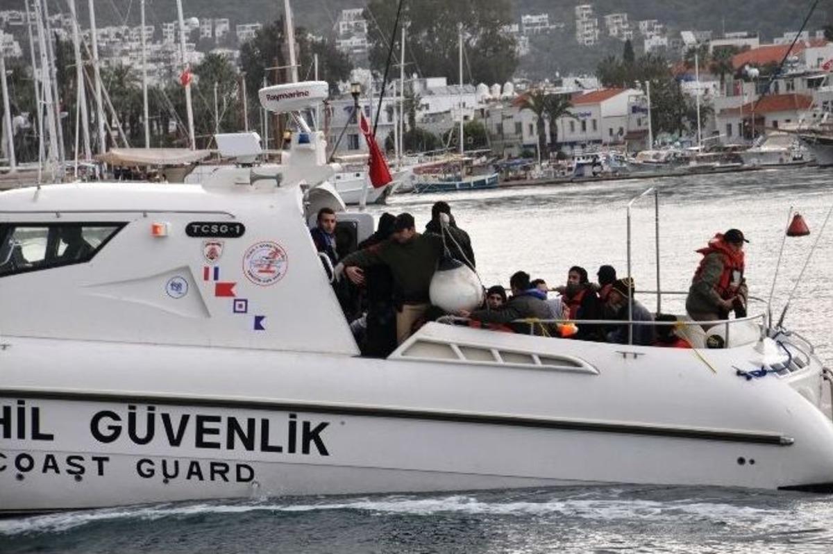 Muğla A&ccedil;ıklarında 35 Ka&ccedil;ak G&ouml;&ccedil;men Yakalandı