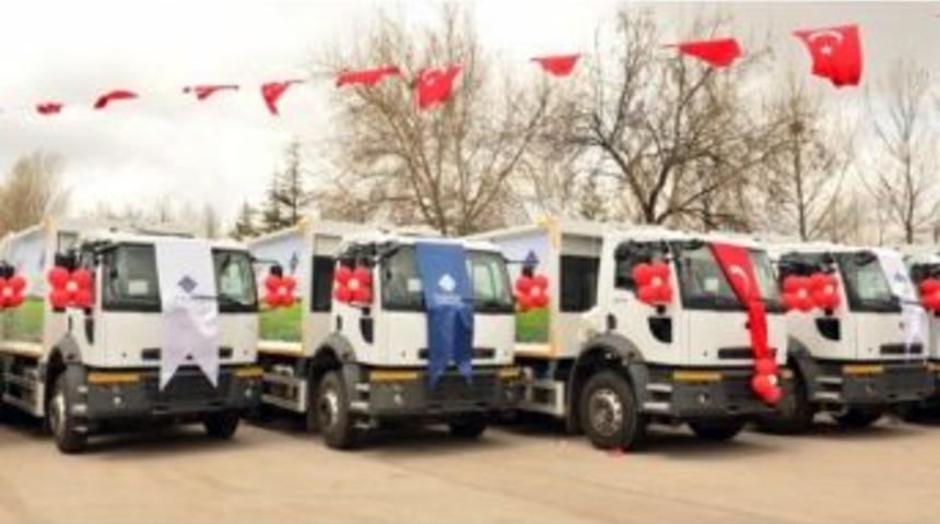 &Ccedil;evre Ve Şehircilik Bakanlığından Karaman&rsquo;a 4 Adet &Ccedil;&ouml;p Kamyonu