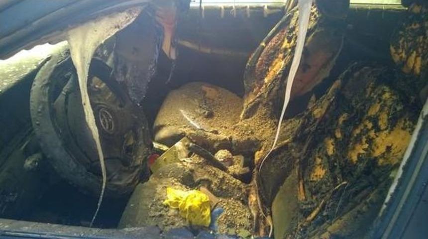 Y&uuml;ksekova&rsquo;Da 1 Otomobil Ateşe Verildi